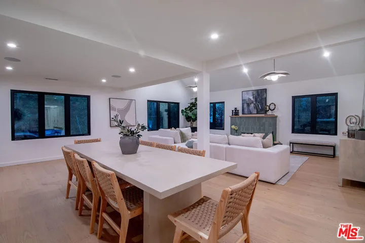 1145 S Crest Drive, Los Angeles, California 90035