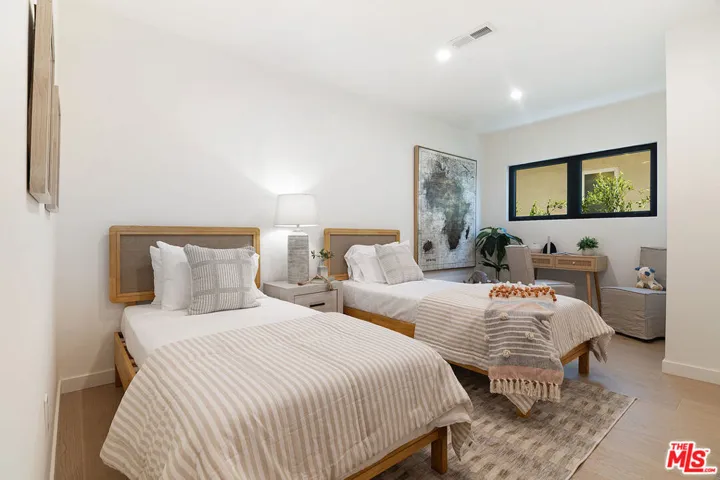 1145 S Crest Drive, Los Angeles, California 90035