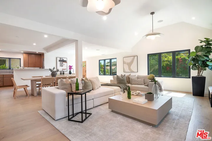 1145 S Crest Drive, Los Angeles, California 90035
