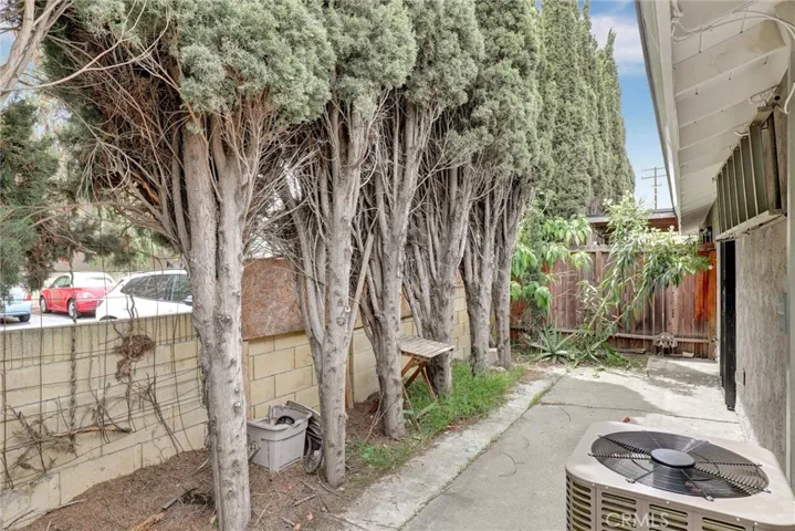 402 E Glendale Drive, Orange, California 92865