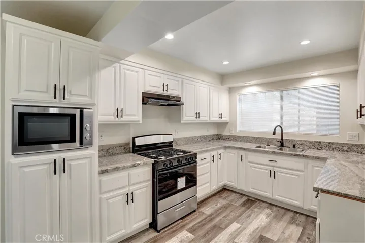 402 E Glendale Drive, Orange, California 92865