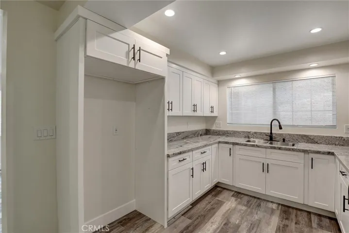 402 E Glendale Drive, Orange, California 92865