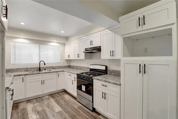 402 E Glendale Drive, Orange, California 92865