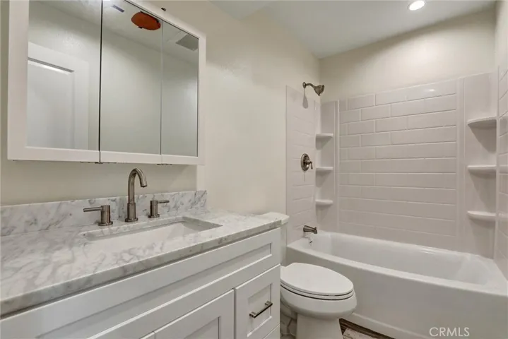 402 E Glendale Drive, Orange, California 92865
