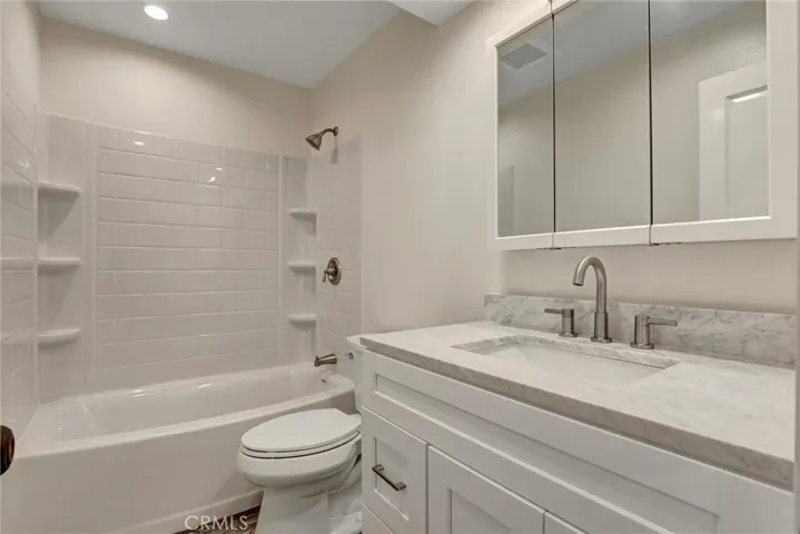 402 E Glendale Drive, Orange, California 92865