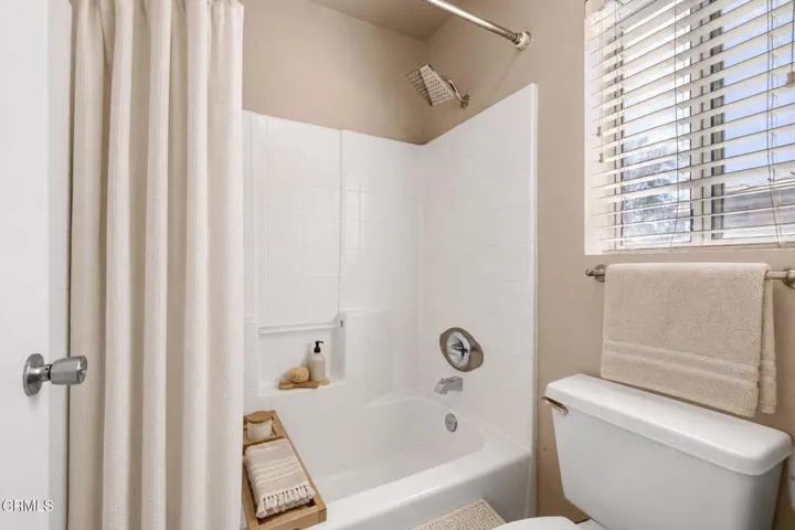 40-web-or-mls-Bathroom 3 Cont (Jack & Ji