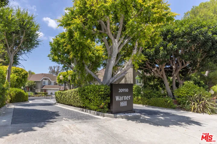 20950 Oxnard Street 10, Los Angeles, California 91367