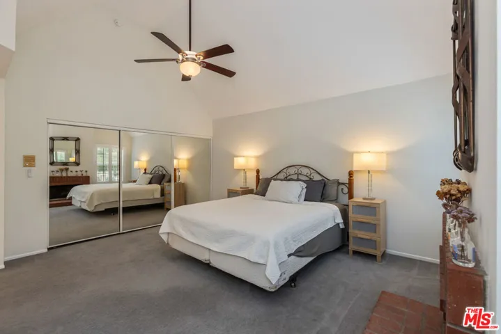 20950 Oxnard Street 10, Los Angeles, California 91367
