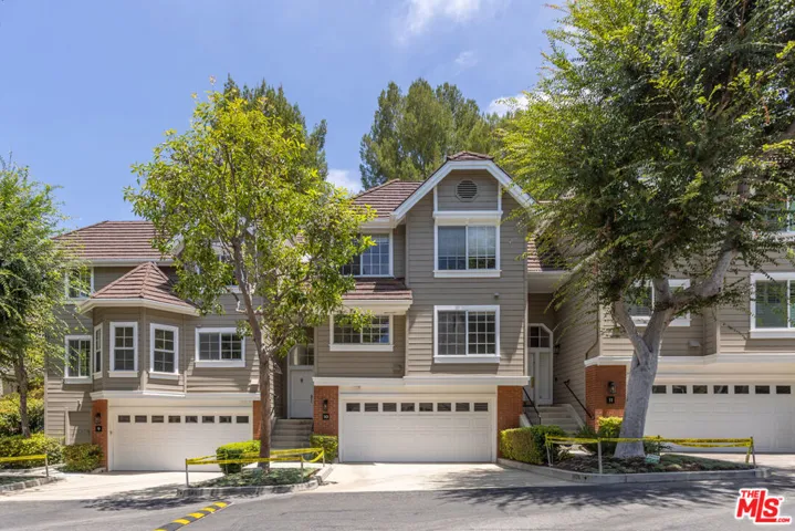 20950 Oxnard Street 10, Los Angeles, California 91367