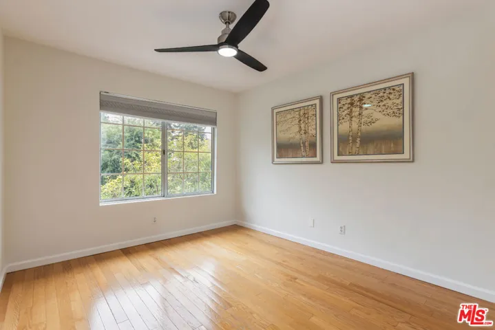 20950 Oxnard Street 10, Los Angeles, California 91367