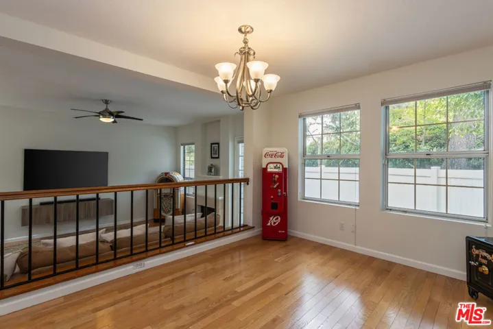 20950 Oxnard Street 10, Los Angeles, California 91367