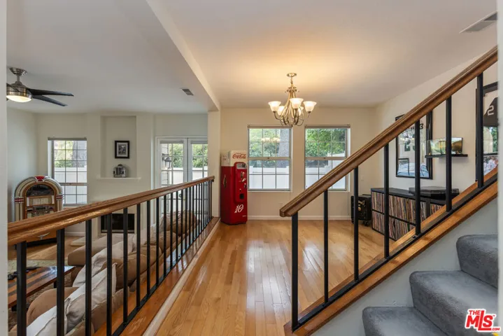 20950 Oxnard Street 10, Los Angeles, California 91367