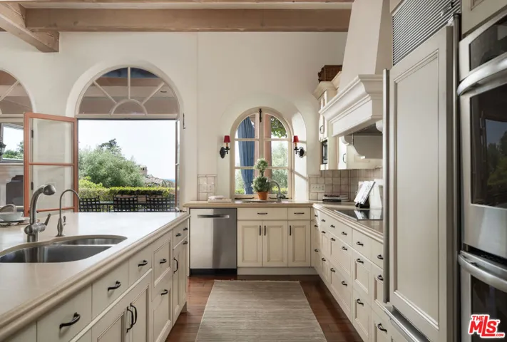 660 /670 Buena Vista Drive, Montecito, California 93108