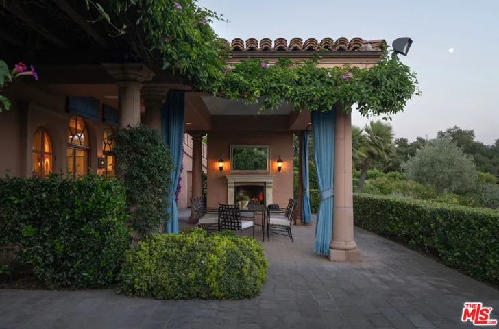 660 /670 Buena Vista Drive, Montecito, California 93108
