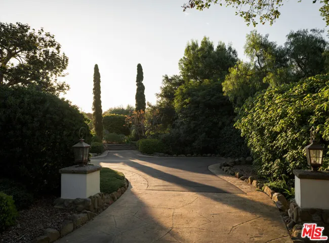 660 /670 Buena Vista Drive, Montecito, California 93108