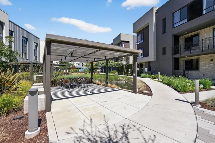 3891 Vanguard 1004, Fremont, California 94538