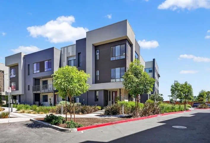 3891 Vanguard 1004, Fremont, California 94538