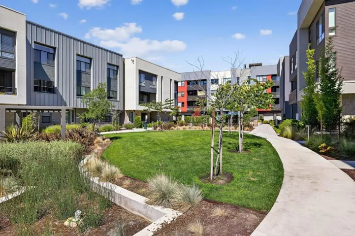 3891 Vanguard 1004, Fremont, California 94538