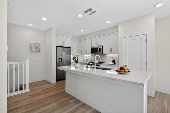 3891 Vanguard 1004, Fremont, California 94538