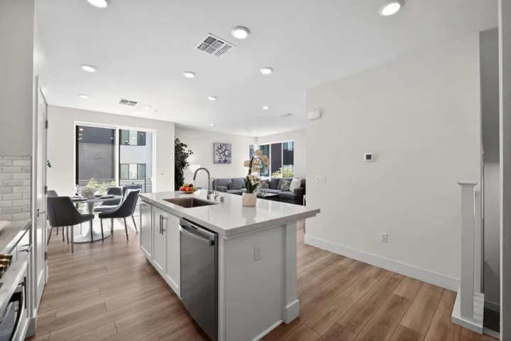 3891 Vanguard 1004, Fremont, California 94538
