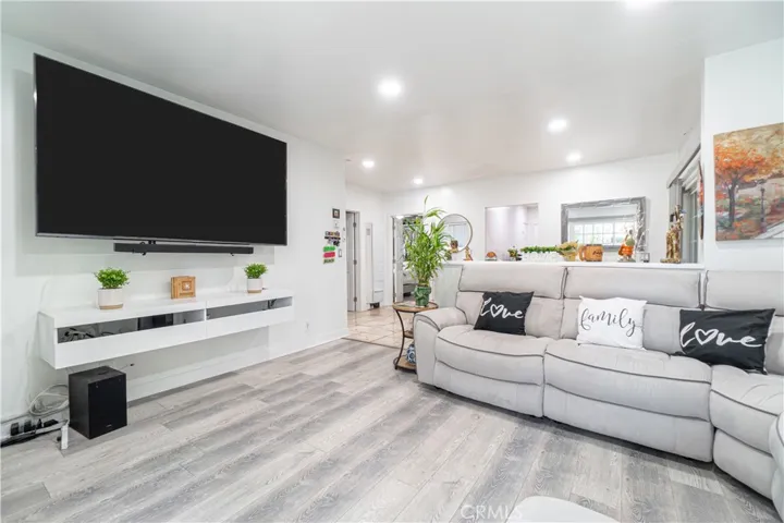 201 W 103rd, Los Angeles, California 90003