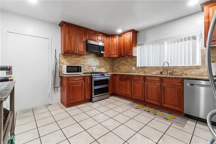 201 W 103rd, Los Angeles, California 90003