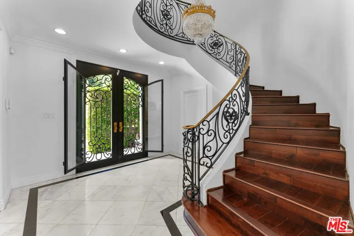 10914 Bellagio Road, Los Angeles, California 90077