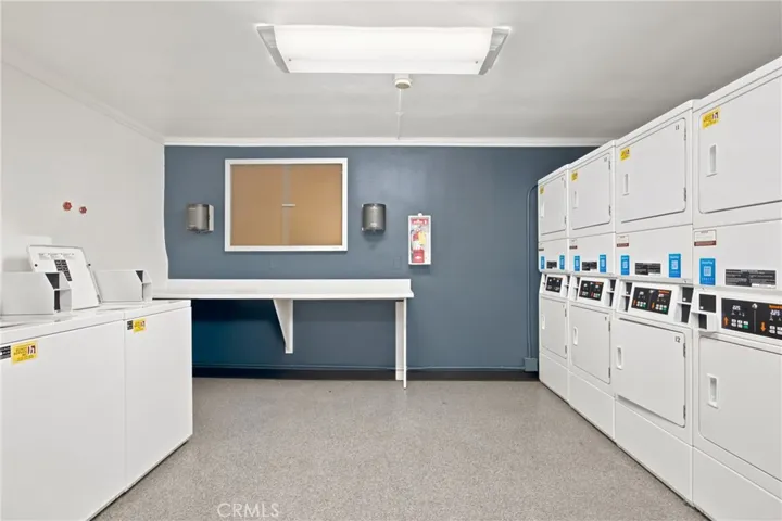 15425 Sherman Way 211, Van Nuys, California 91406