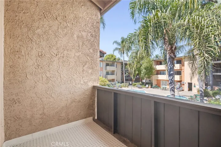 15425 Sherman Way 211, Van Nuys, California 91406