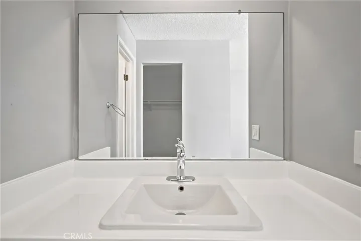 15425 Sherman Way 211, Van Nuys, California 91406