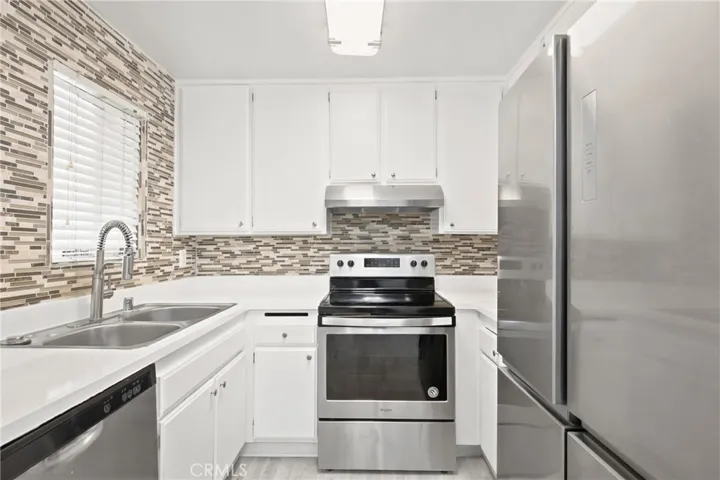 15425 Sherman Way 211, Van Nuys, California 91406