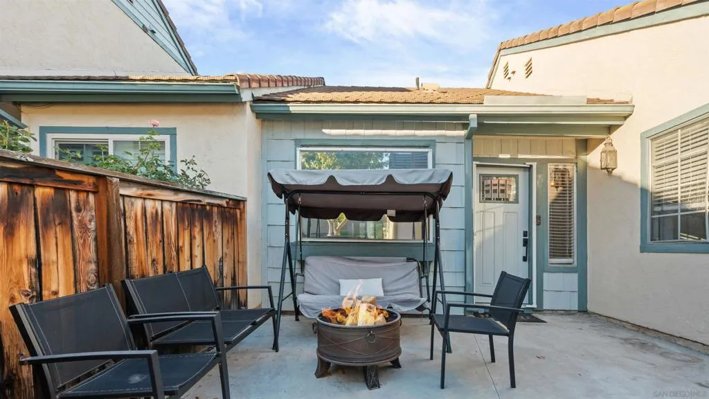 422 Devonshire Gln, Escondido, California 92027 — photo 4