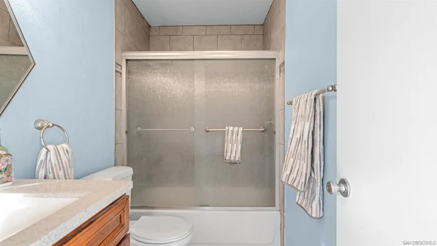 422 Devonshire Gln, Escondido, California 92027