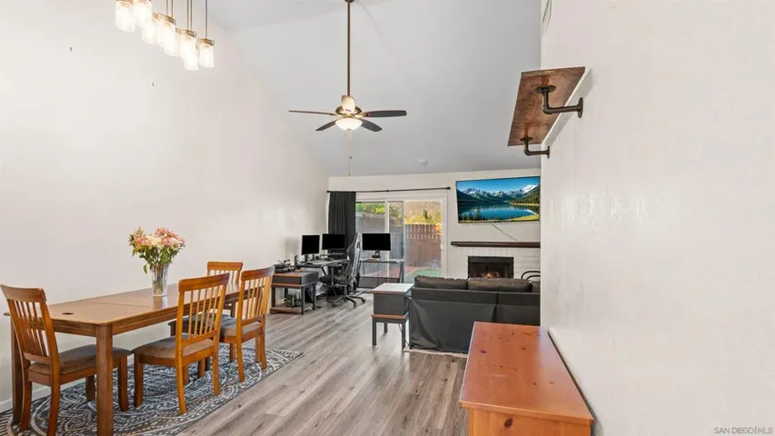 422 Devonshire Gln, Escondido, California 92027