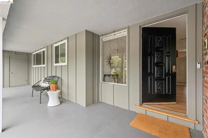 21 Orinda Vista Dr, Oakland, California 94605