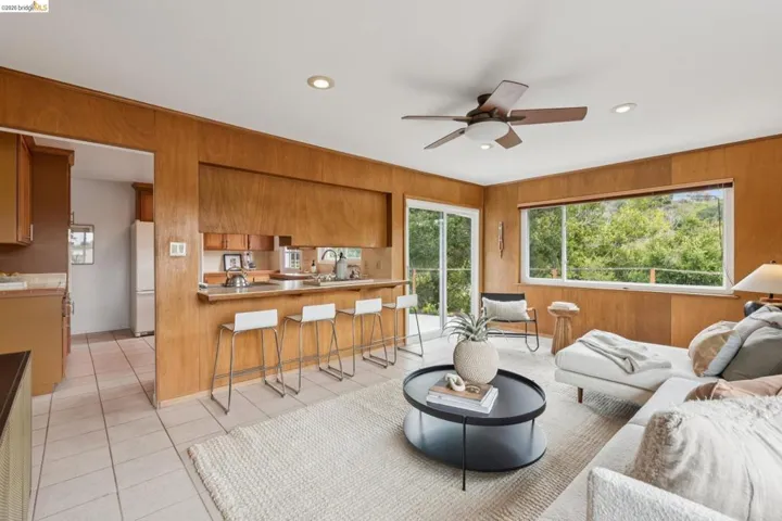 21 Orinda Vista Dr, Oakland, California 94605