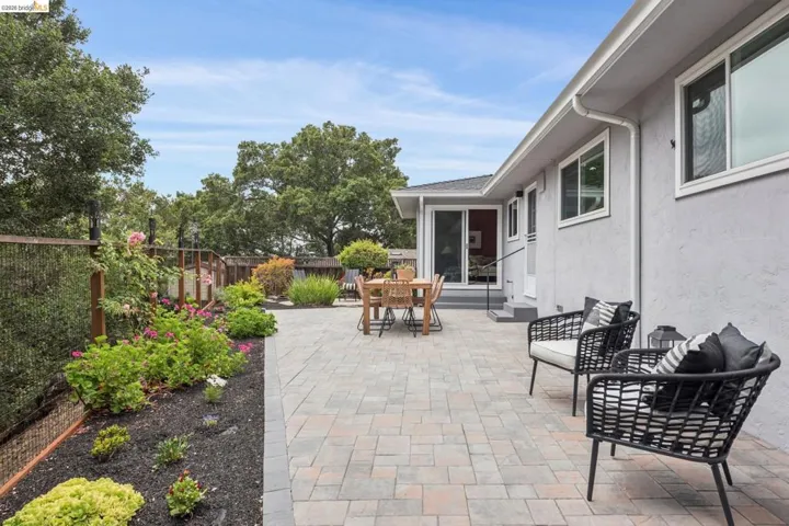 21 Orinda Vista Dr, Oakland, California 94605