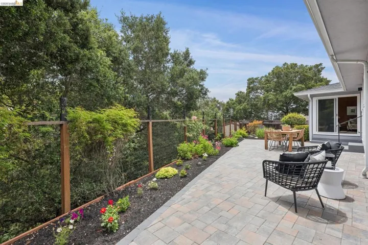 21 Orinda Vista Dr, Oakland, California 94605