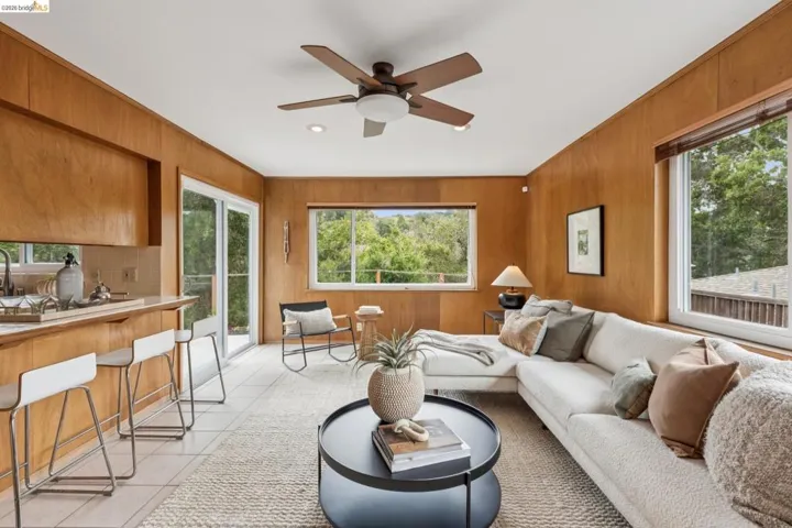 21 Orinda Vista Dr, Oakland, California 94605