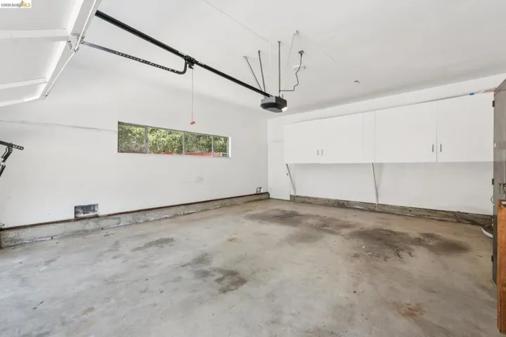 21 Orinda Vista Dr, Oakland, California 94605