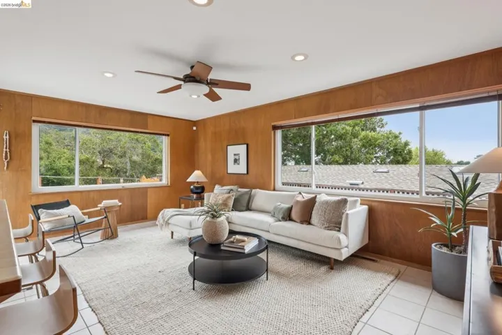 21 Orinda Vista Dr, Oakland, California 94605