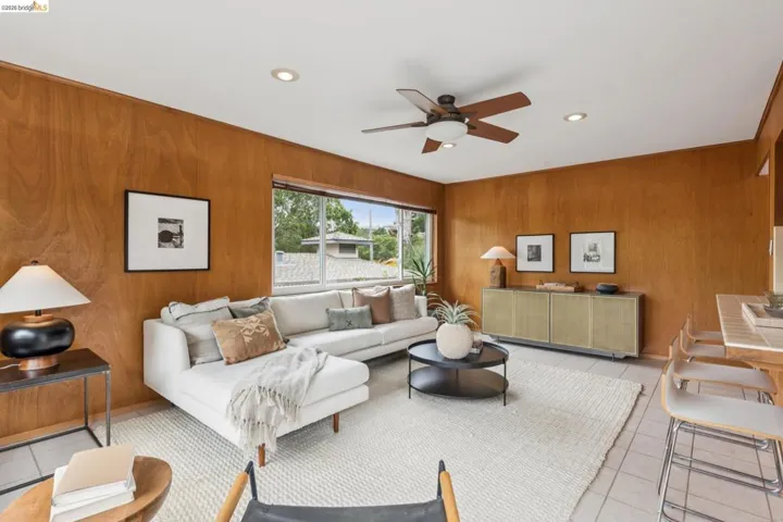 21 Orinda Vista Dr, Oakland, California 94605