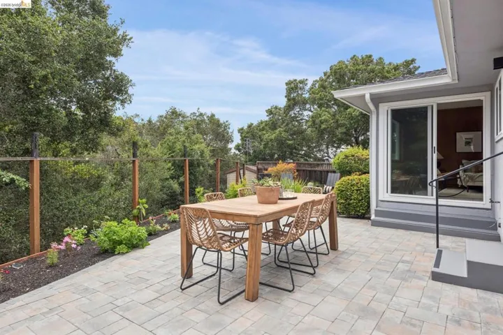 21 Orinda Vista Dr, Oakland, California 94605
