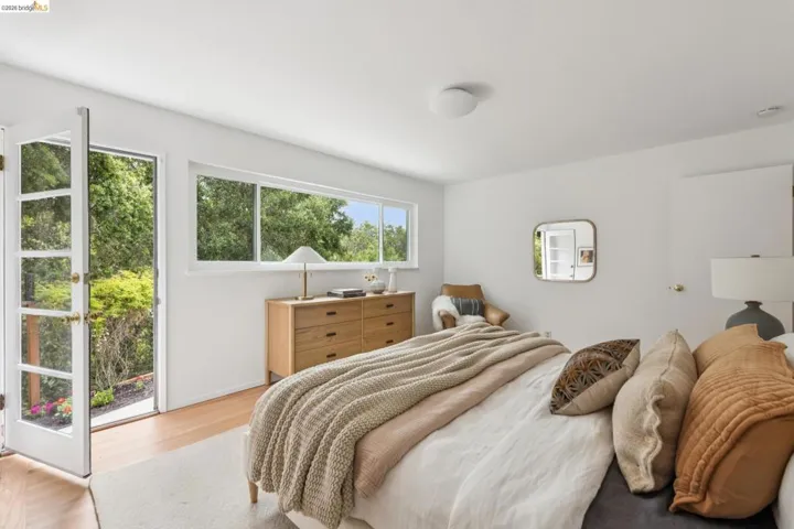 21 Orinda Vista Dr, Oakland, California 94605