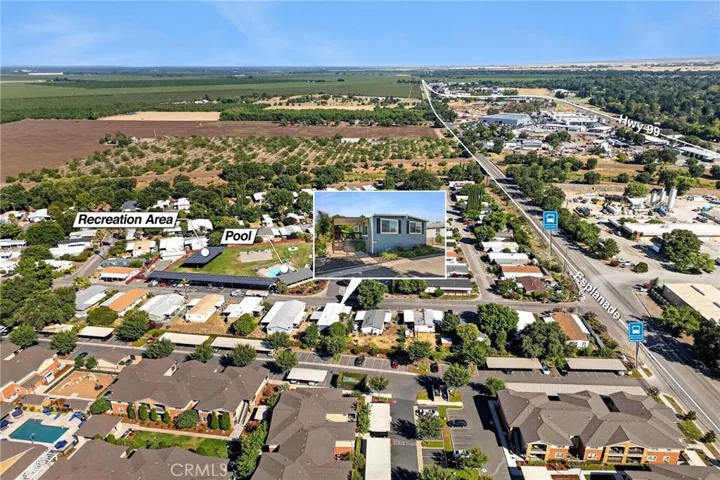 Home sits just off the Esplanade for easy entry & exit with public transportation at the entrance.