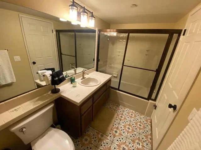 39802 Lakeview, Big Bear Lake, California 92315
