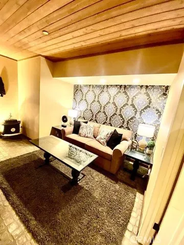 39802 Lakeview, Big Bear Lake, California 92315