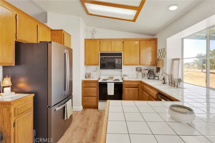 21930 Mohican Avenue, Apple Valley, California 92307
