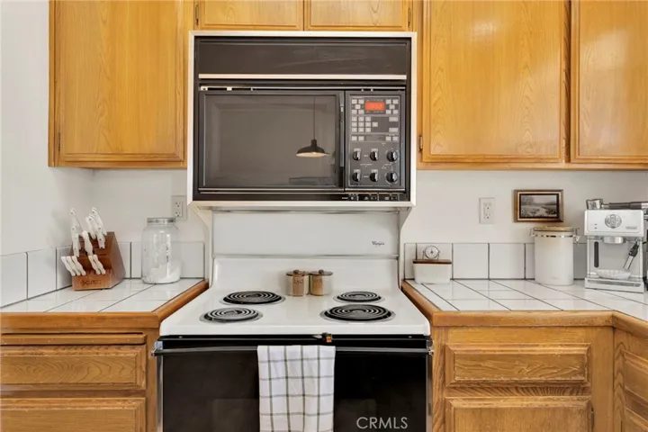 21930 Mohican Avenue, Apple Valley, California 92307