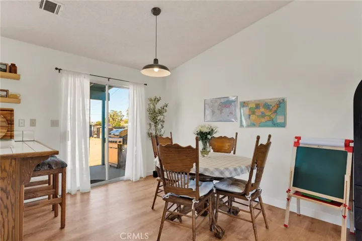 21930 Mohican Avenue, Apple Valley, California 92307
